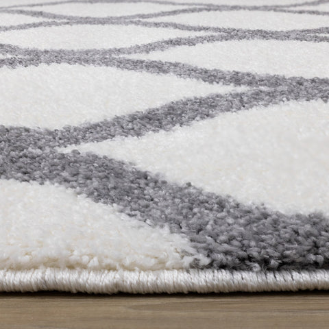 Fergus White Grey Ogee Bulky Shag by Kalora Interiors