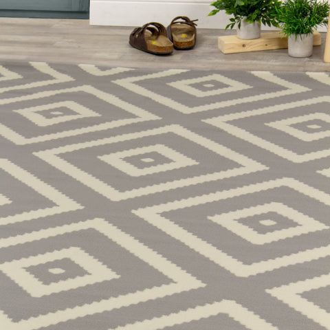 Fiona 3572_9944 Grey Classy Diamond Pattern Area Rug by Novelle Home