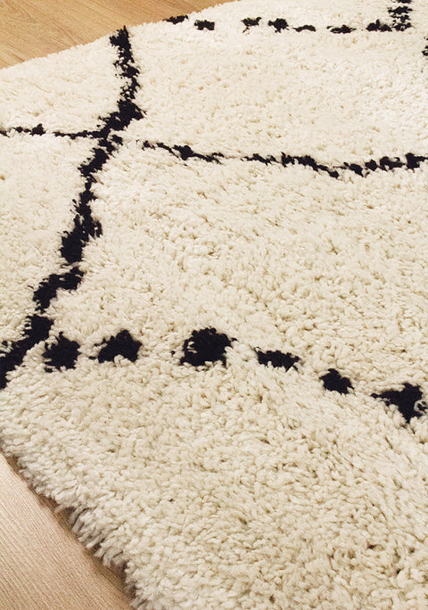 Maroq 5413_3Y18 Uneven Trellis Black Cream Shag Area Rug by Kalora Interiors