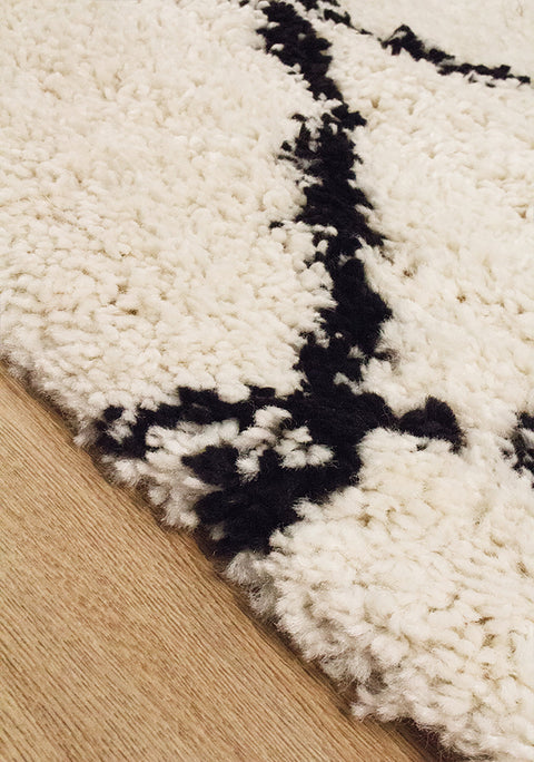 Maroq 5413_3Y18 Uneven Trellis Black Cream Shag Area Rug by Kalora Interiors