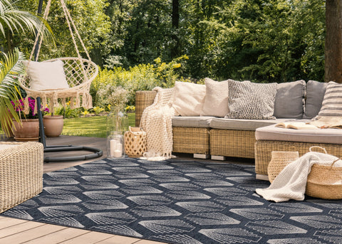 Vista Blue Cream Shell Shapes Indoor/Outdoor Rug by Kalora Interiors