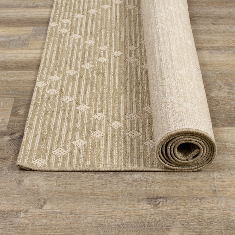 Vista Beige Cream Dot Trellis Indoor/Outdoor Rug by Kalora Interiors